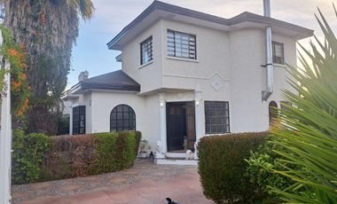 HERMOSA CASA VENTA O ARRIENDO. SECTOR EL SOL QUILPUÉ. 4D/4B