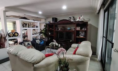 VENTA DE CASA EN LA COL. PRADOS DE ARAGON
