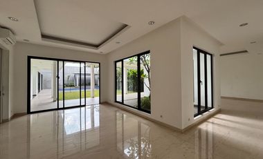 Disewakan Rumah Modern Tropical Mewah di Cipete – Pool & Taman Luas, Lokasi Premium