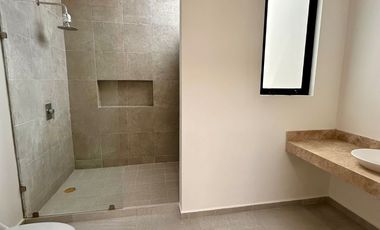 CHOLUL EN RENTA CASA DE UN PISO EN PRIVADA CON AMENIDADES.