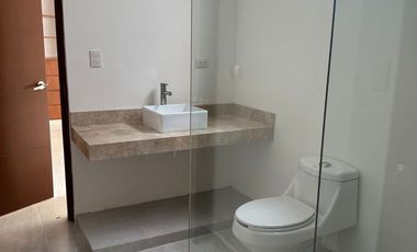 CHOLUL EN RENTA CASA DE UN PISO EN PRIVADA CON AMENIDADES.