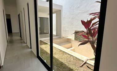 CHOLUL EN RENTA CASA DE UN PISO EN PRIVADA CON AMENIDADES.