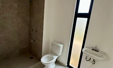 CHOLUL EN RENTA CASA DE UN PISO EN PRIVADA CON AMENIDADES.