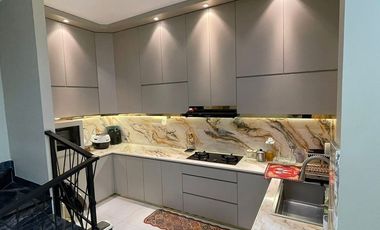 Jual Rumah Kebon Jeruk, Perbatasan Permata Hijau, Jakarta Barat, Bangunan Baru, Jalan Lebar, Interior Mewah, Bebas Banjir