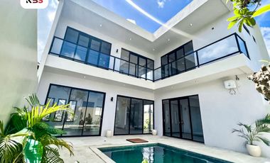 FOR SALE VILLA BRAND NEW FULL FURNISHED WITH LARGE SWIMMING POOL AT PERERENAN