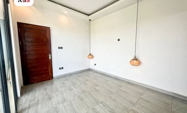FOR SALE VILLA BRAND NEW FULL FURNISHED WITH LARGE SWIMMING POOL AT PERERENAN