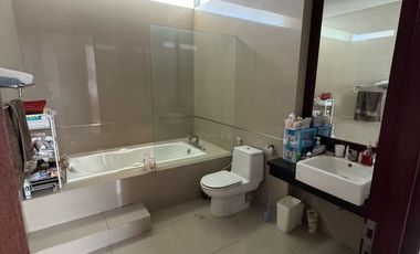 Dijual Rumah Minimalis Modern 4 Lantai Hook di Setraduta