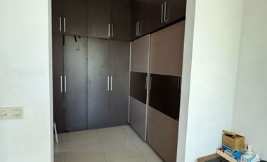 Dijual Rumah Minimalis Modern 4 Lantai Hook di Setraduta