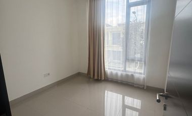 Disewakan Murah !!! Rumah Milenial PIK 2 6x10 Kosongan Siap Huni. Jakarta Utara