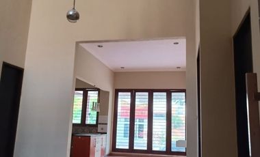 Dijual Rumah Siap Huni di Kendangsari, dekat UBAYA & Rungkut Industri