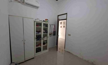 disewakan rumah siap huni semi furnish pondok Chandra indah bagus