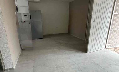 CASA GRANDE DE UN NIVEL, EN RENTA LAGOS DE PUENTE MORENO, JARDÍN, ASADOR GARAJE PARA 3 AUTOS, CLIMATIZADA AL 100% $12,500