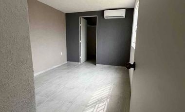 CASA GRANDE DE UN NIVEL, EN RENTA LAGOS DE PUENTE MORENO, JARDÍN, ASADOR GARAJE PARA 3 AUTOS, CLIMATIZADA AL 100% $12,500