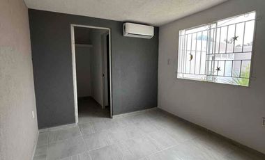 CASA GRANDE DE UN NIVEL, EN RENTA LAGOS DE PUENTE MORENO, JARDÍN, ASADOR GARAJE PARA 3 AUTOS, CLIMATIZADA AL 100% $12,500