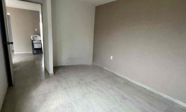 CASA GRANDE DE UN NIVEL, EN RENTA LAGOS DE PUENTE MORENO, JARDÍN, ASADOR GARAJE PARA 3 AUTOS, CLIMATIZADA AL 100% $12,500