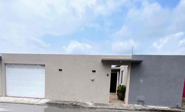 CASA GRANDE DE UN NIVEL, EN RENTA LAGOS DE PUENTE MORENO, JARDÍN, ASADOR GARAJE PARA 3 AUTOS, CLIMATIZADA AL 100% $12,500