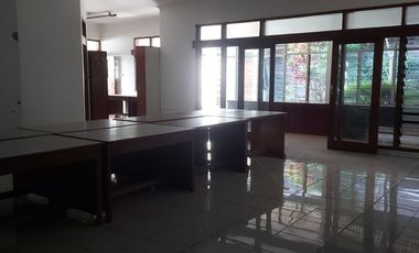 Rumah Luas Siap Huni di Jl. Cimanuk Citarum Bandung