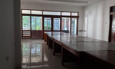 Rumah Luas Siap Huni di Jl. Cimanuk Citarum Bandung