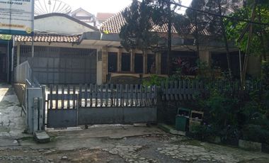 Rumah Luas Siap Huni di Jl. Cimanuk Citarum Bandung