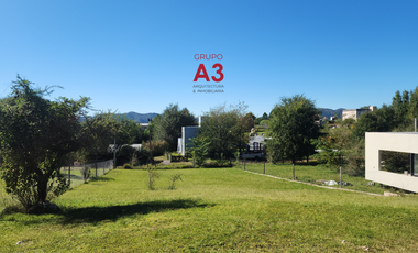 OPORTUNIDAD- Casa a estrenar con doble acceso, privacidad y a 600 m del lago