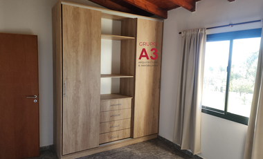 OPORTUNIDAD- Casa a estrenar con doble acceso, privacidad y a 600 m del lago