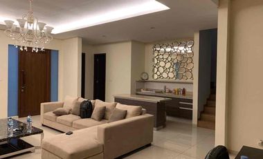 Disewakan rumah serenia hills lebak bulus