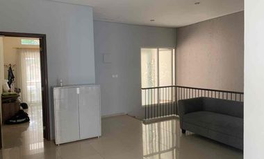 Disewakan rumah serenia hills lebak bulus