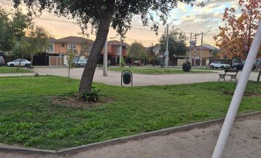 CASA AISLADA - BARRIO LOS CASTAÑOS