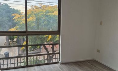 CASA AISLADA - BARRIO LOS CASTAÑOS