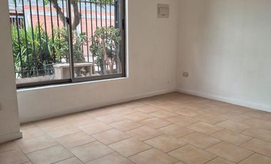 CASA AISLADA - BARRIO LOS CASTAÑOS