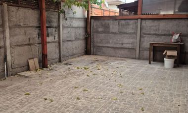 CASA AISLADA - BARRIO LOS CASTAÑOS