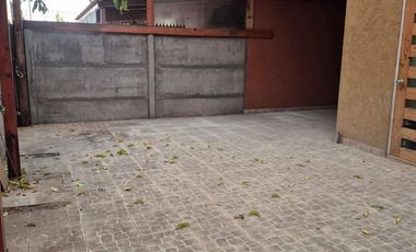 CASA AISLADA - BARRIO LOS CASTAÑOS