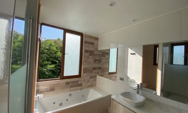 VENTA: MEDITERRÁNEA DE LUJO | QUINCHO, BAR Y SALA DE JUEGOS INTEGRADA | LAS BRISAS DE CHICUREO | UF 22.900