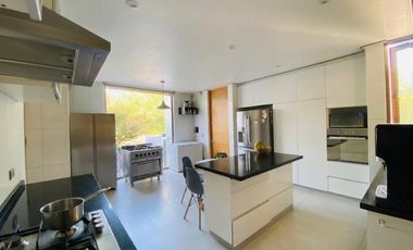 VENTA: MEDITERRÁNEA DE LUJO | QUINCHO, BAR Y SALA DE JUEGOS INTEGRADA | LAS BRISAS DE CHICUREO | UF 22.900