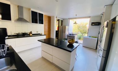 VENTA: MEDITERRÁNEA DE LUJO | QUINCHO, BAR Y SALA DE JUEGOS INTEGRADA | LAS BRISAS DE CHICUREO | UF 22.900