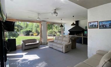 VENTA: MEDITERRÁNEA DE LUJO | QUINCHO, BAR Y SALA DE JUEGOS INTEGRADA | LAS BRISAS DE CHICUREO | UF 22.900