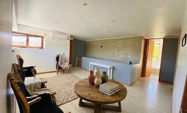 VENTA: MEDITERRÁNEA DE LUJO | QUINCHO, BAR Y SALA DE JUEGOS INTEGRADA | LAS BRISAS DE CHICUREO | UF 22.900