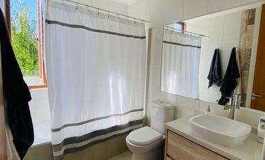 VENTA: MEDITERRÁNEA DE LUJO | QUINCHO, BAR Y SALA DE JUEGOS INTEGRADA | LAS BRISAS DE CHICUREO | UF 22.900