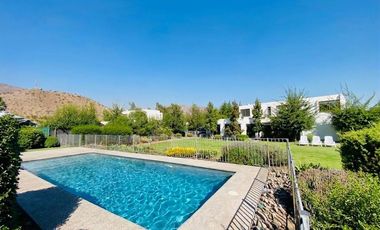 VENTA: MEDITERRÁNEA DE LUJO | QUINCHO, BAR Y SALA DE JUEGOS INTEGRADA | LAS BRISAS DE CHICUREO | UF 22.900