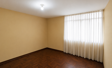 Amplio Departamento en Venta en Urbanización Elio | Cercado de Lima
