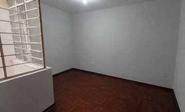 Amplio Departamento en Venta en Urbanización Elio | Cercado de Lima
