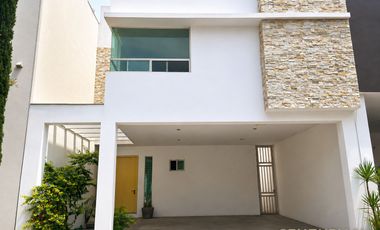 CASA EN RENTA EN CUMBRES PROVIDENCIA, MONTERREY, NUEVO LEÓN