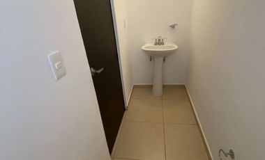 CASA CON 2 RECÁMARAS EN PRIVADA, CONKAL