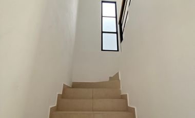 CASA CON 2 RECÁMARAS EN PRIVADA, CONKAL