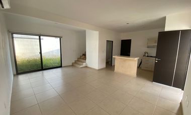 CASA CON 2 RECÁMARAS EN PRIVADA, CONKAL