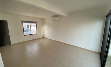 CASA CON 2 RECÁMARAS EN PRIVADA, CONKAL