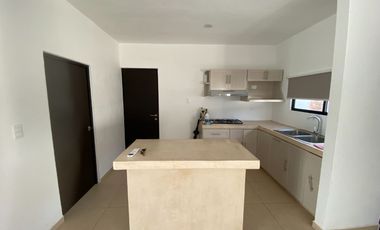 CASA CON 2 RECÁMARAS EN PRIVADA, CONKAL