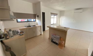 CASA CON 2 RECÁMARAS EN PRIVADA, CONKAL