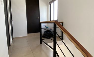 CASA CON 2 RECÁMARAS EN PRIVADA, CONKAL