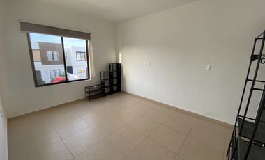 CASA CON 2 RECÁMARAS EN PRIVADA, CONKAL